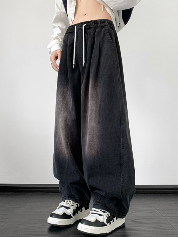 Lose Herrenjeans mit Vintage-Waschung und Tunnelzug