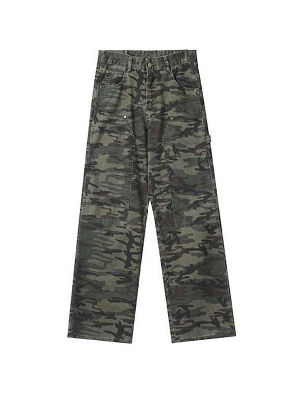 Lose Herrenjeans mit Camo-Print