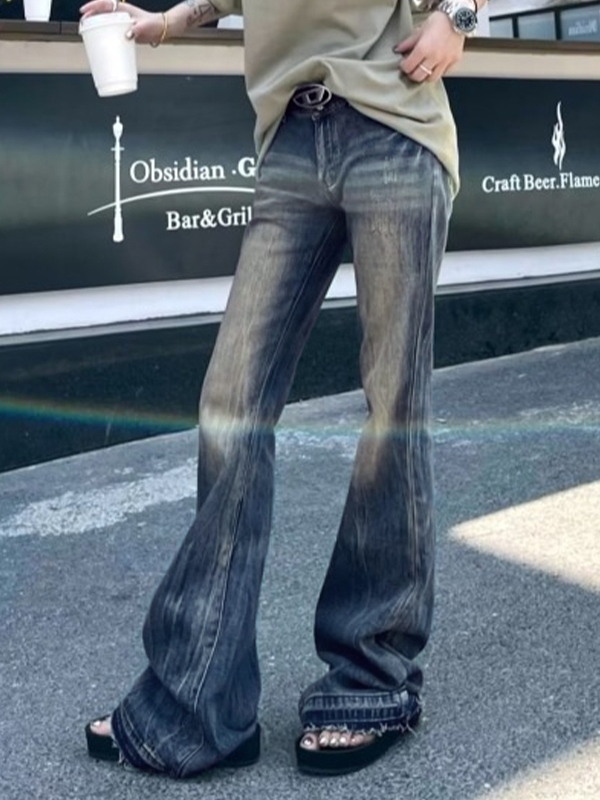 Vintage-Stickerei-Jeans mit niedrigem Bund und ungesäumtem Rand