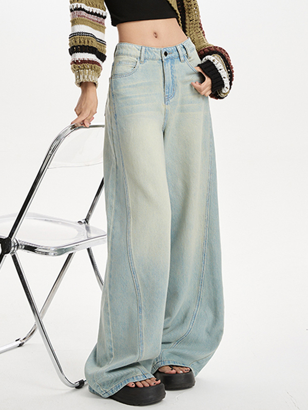 Gerade geschnittene Boyfriendjeans mit weitem Bein