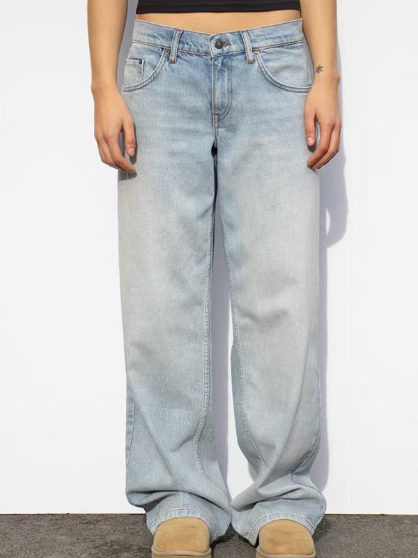 Gerade geschnittene Boyfriendjeans im Vintage-Stil mit weitem Bein