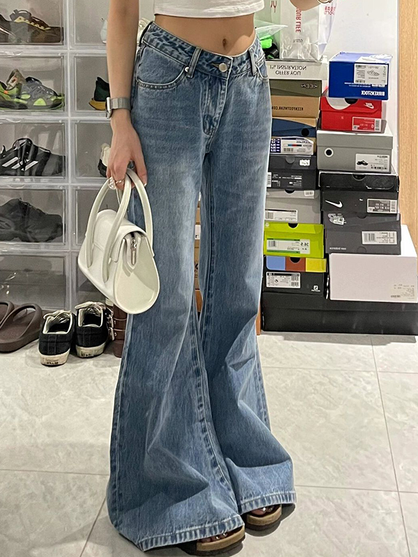 Slim Fit Jeans mit ausgestelltem Bein und Micro-Drag-Boden