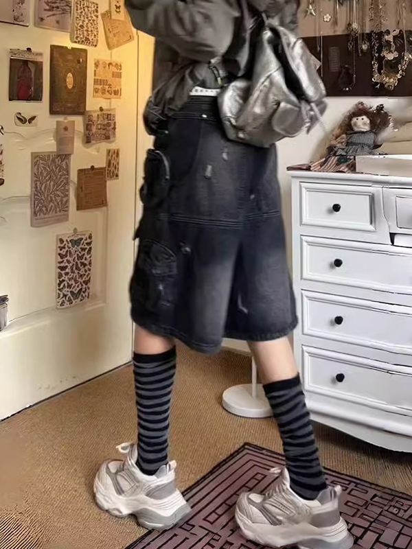 Verwaschene Vintage-Jeansshorts mit mehreren Taschen