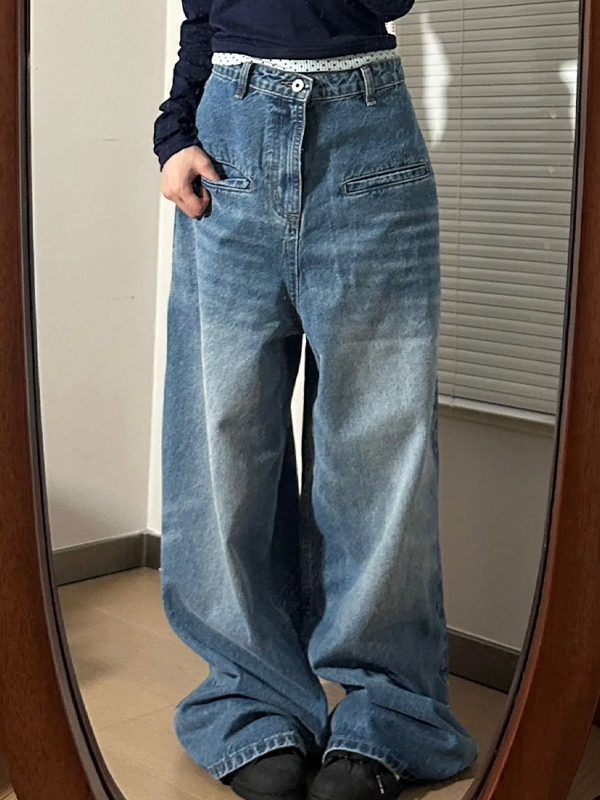 Boyfriendjeans mit verwaschenem Vintage-Schnitt und eingesetzter Tasche