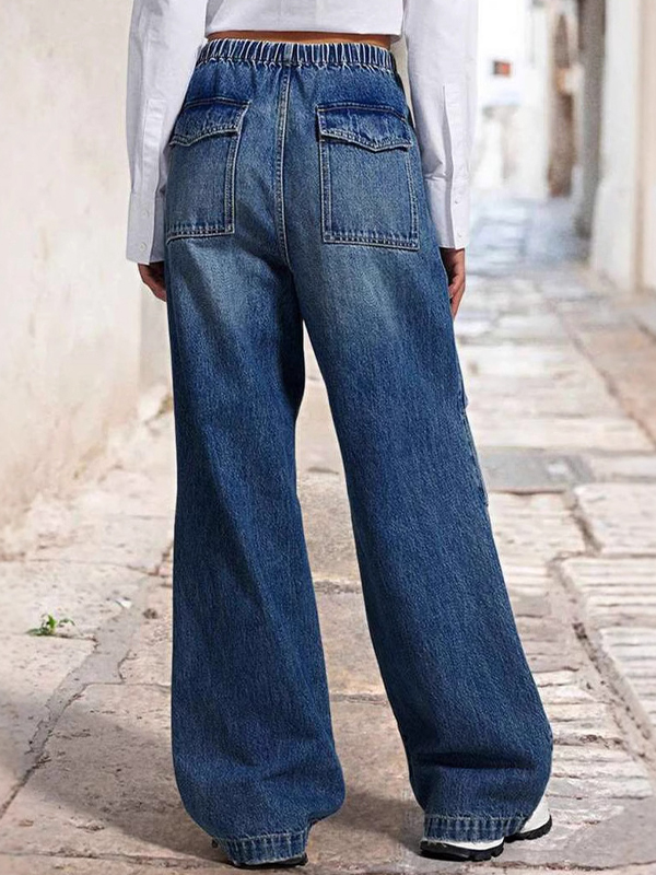 Lockere Boyfriendjeans mit weitem Bein und Kordelzug