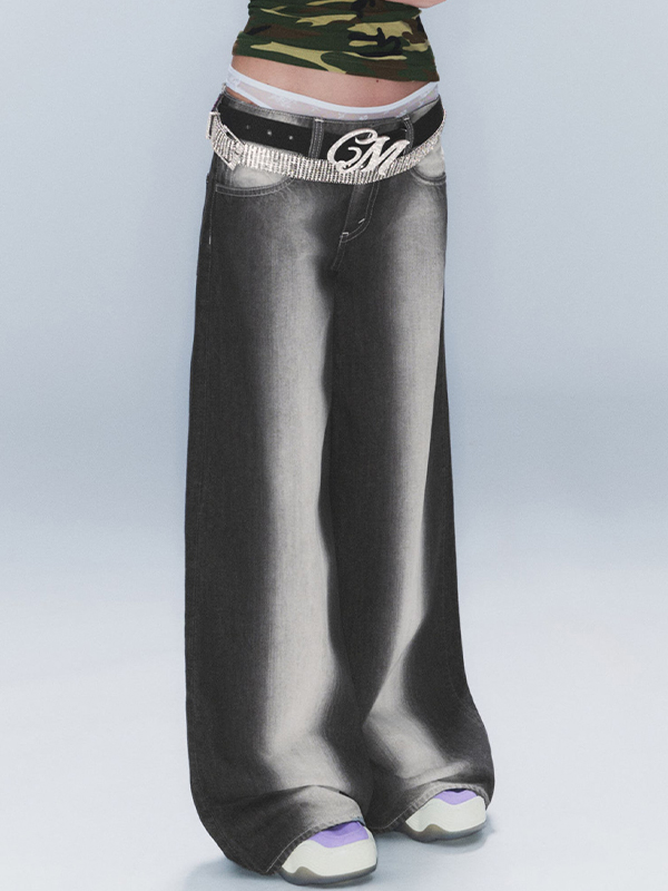 Lockere, weite Boyfriendjeans mit normaler Taille