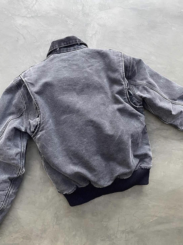 Locker sitzende Hip-Hop-Jacke