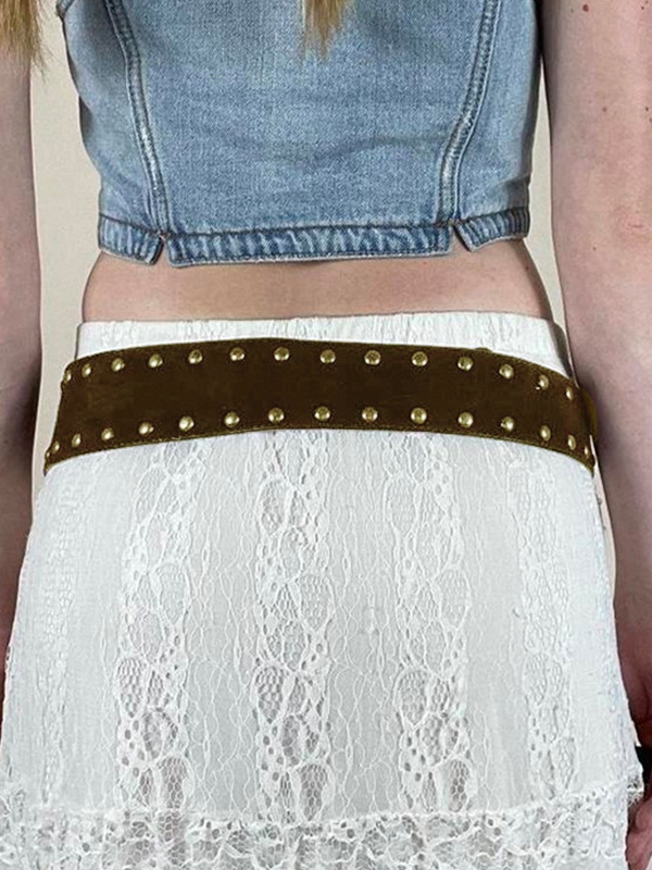 Gürtel mit Ringschnalle und Nietendekor