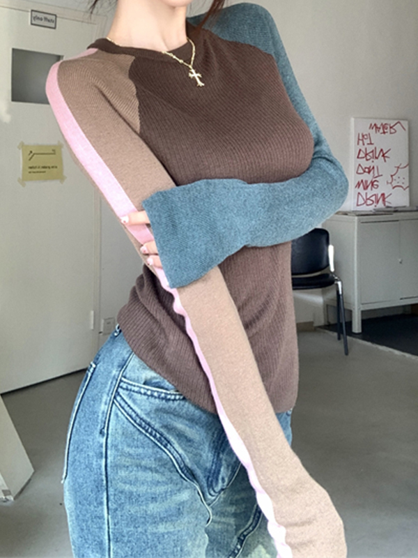 Langarm-Strickwaren im Colour-Blocking-Stil