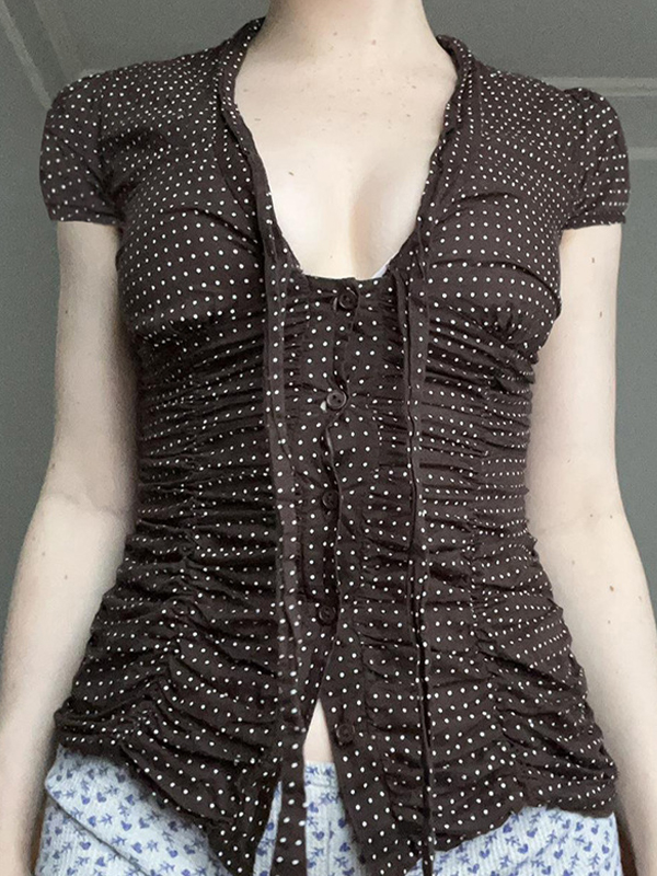 T-Shirt mit Punkten und Schnürung