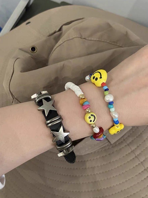 Pu-Lederarmband mit Sternenverzierung und Schnalle