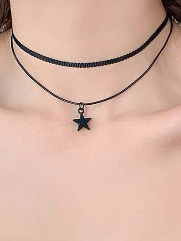Doppellagige Choker-Halskette mit schwarzem Stern