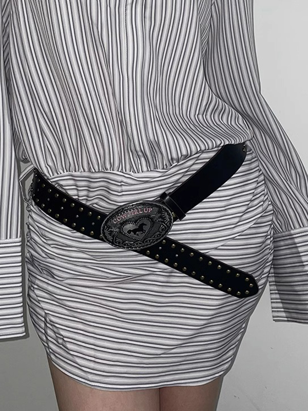 Gürtel mit Grunge-Nietendekor und gravierter Schnalle